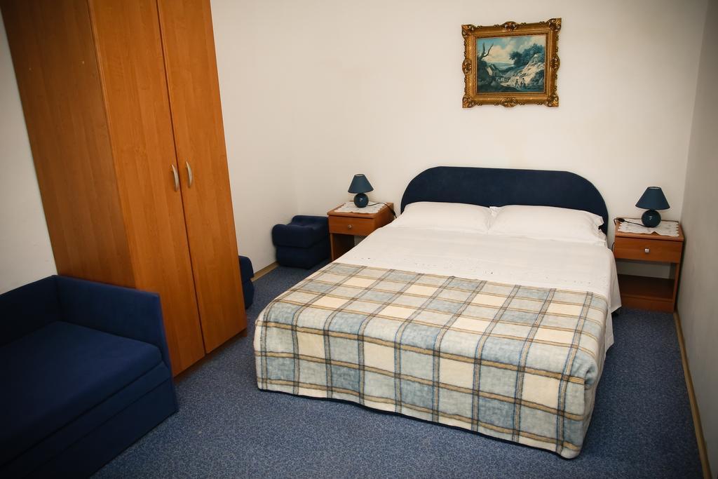 Apartments Katarine Zrinske Vodice Zewnętrze zdjęcie