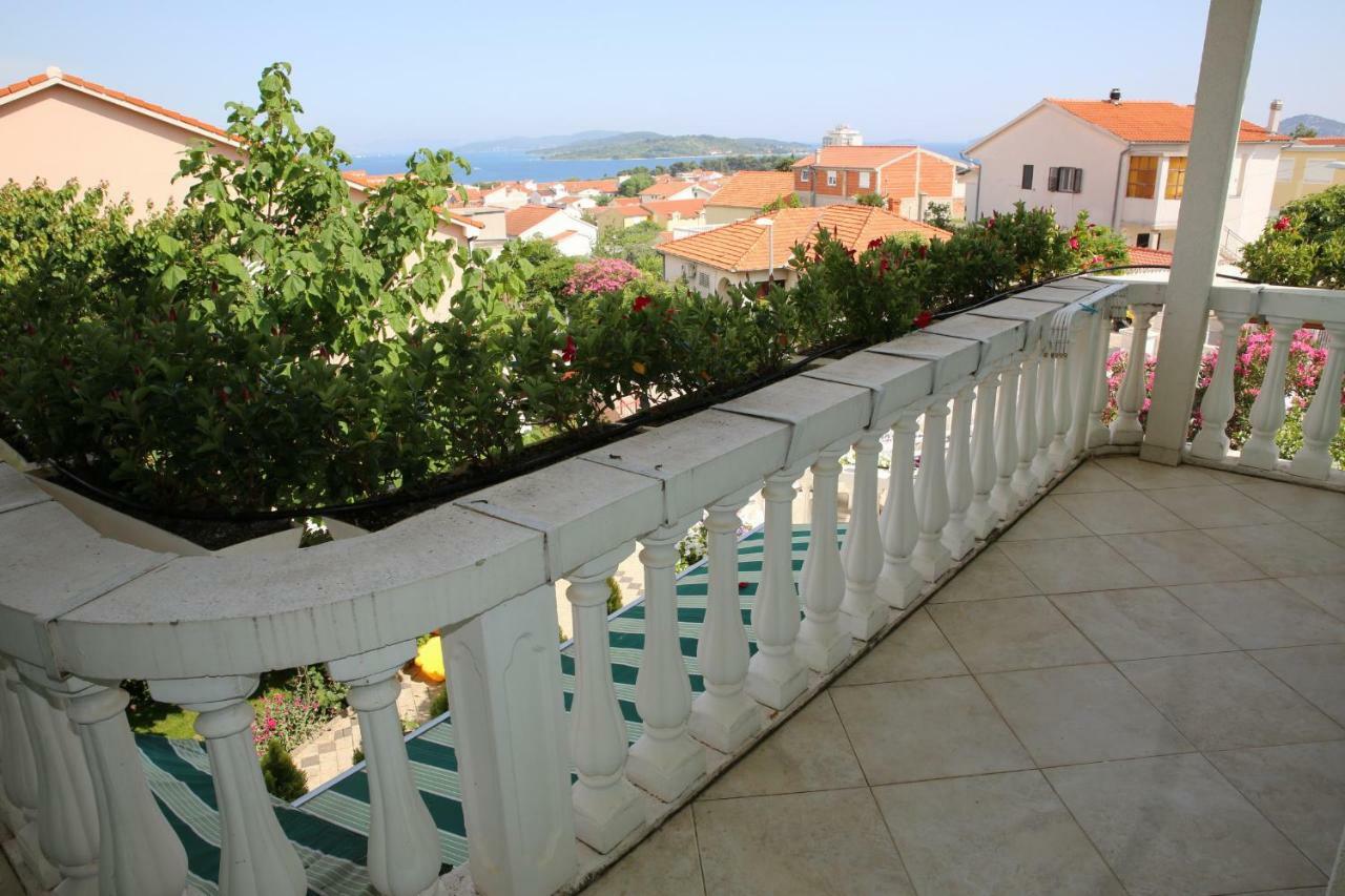 Apartments Katarine Zrinske Vodice Zewnętrze zdjęcie